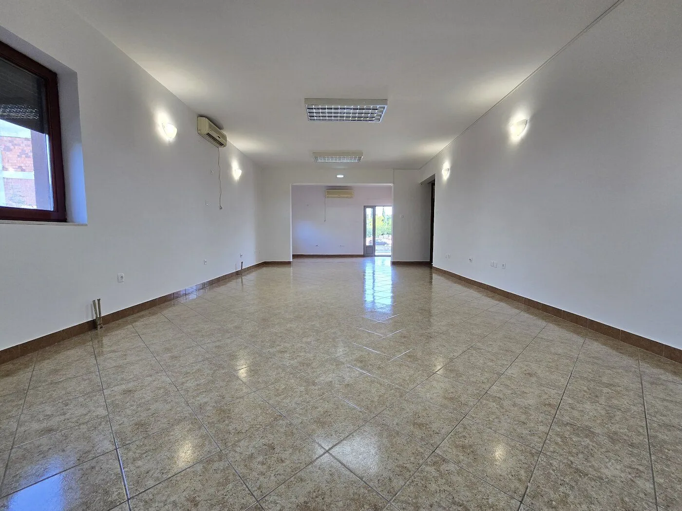Rent, office space, 390m², Zabjelo, Podgorica