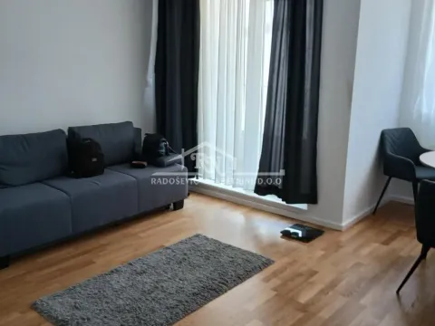 Stan in Batajnica
