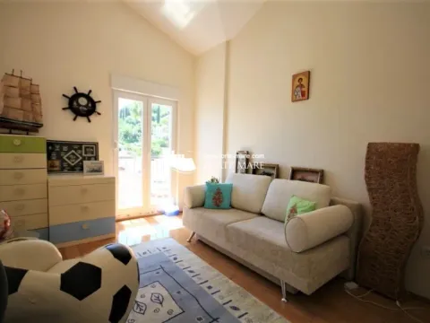 Prodaja, četvorosoban stan, 127m², Njivice, Herceg Novi - image 10