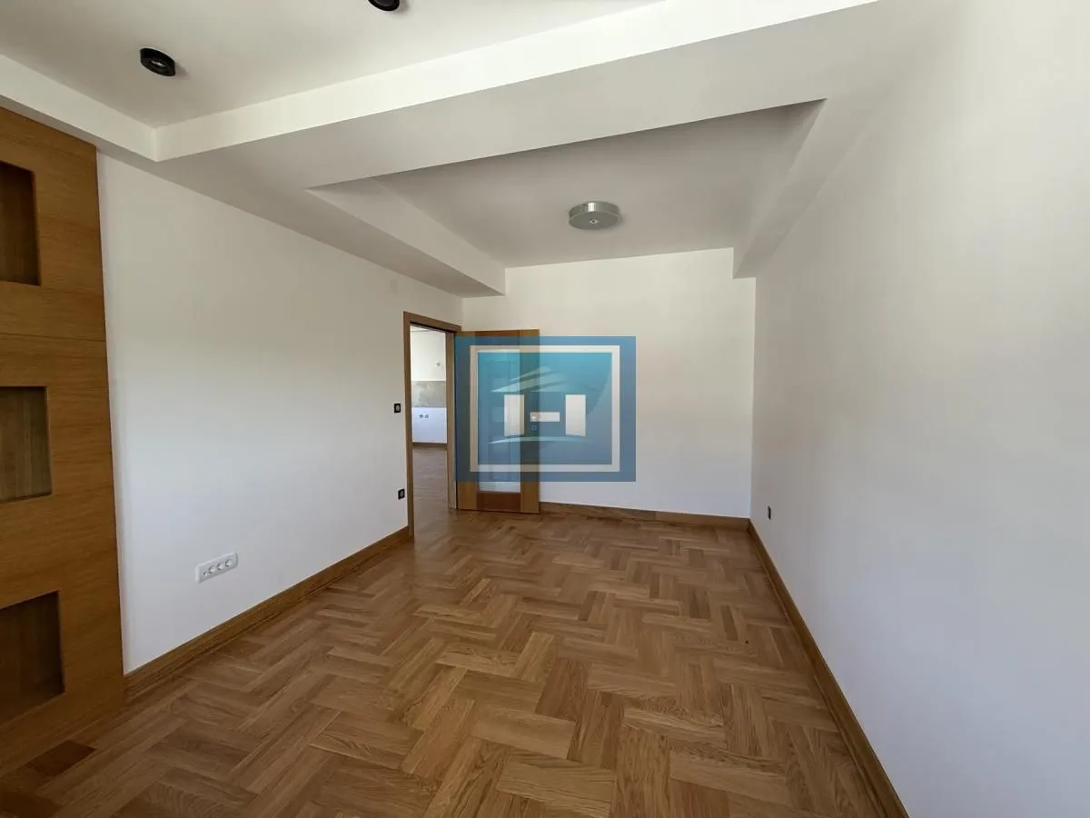 Prodaja, dvosoban stan, 77m², Vašarište, Jagodina