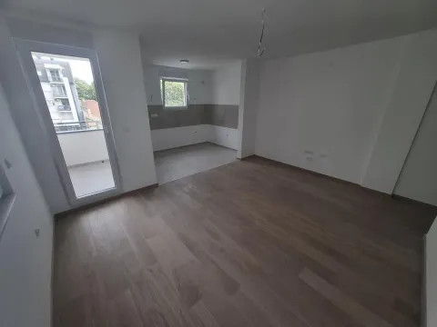 Prodaja, dvosoban stan, 46m², Salajka, Novi Sad Sve Podlokacije - image 2