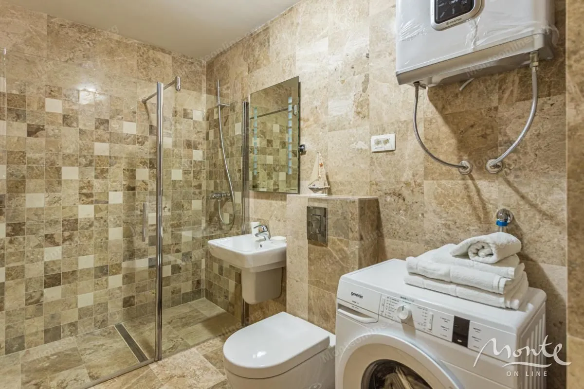 Prodaja, jednosoban stan, 87m², Pržno, Budva