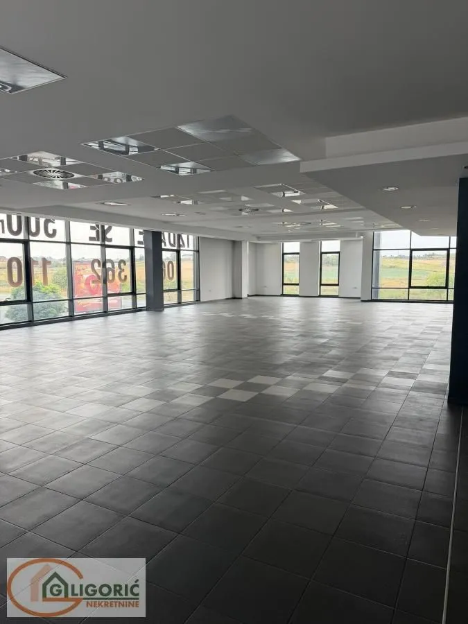 Rent, office space, 550m², Centar, Šabac