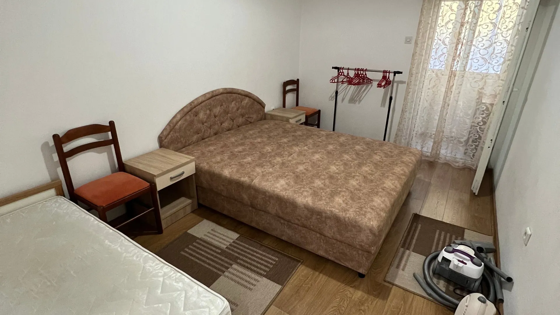 Izdavanje, jednosoban stan, 38m², Šušanj, Bar