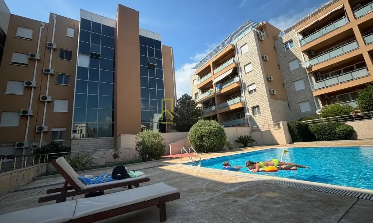 Prodaja, dvosoban stan, 68m², Bečići, Budva