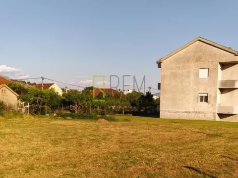 Sale, land lot, 870m², Tološi, Podgorica