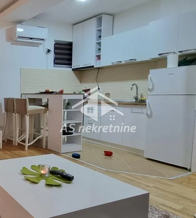 Izdavanje, dvosoban stan, 45m², Autokomanda, Voždovac Sve Podlokacije