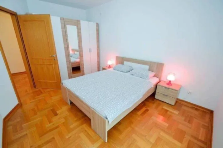 Prodaja, dvosoban stan, 72m², Đenovići, Herceg Novi
