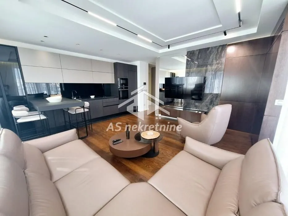 Izdavanje, trosoban stan, 90m², Savski Venac, Beograd