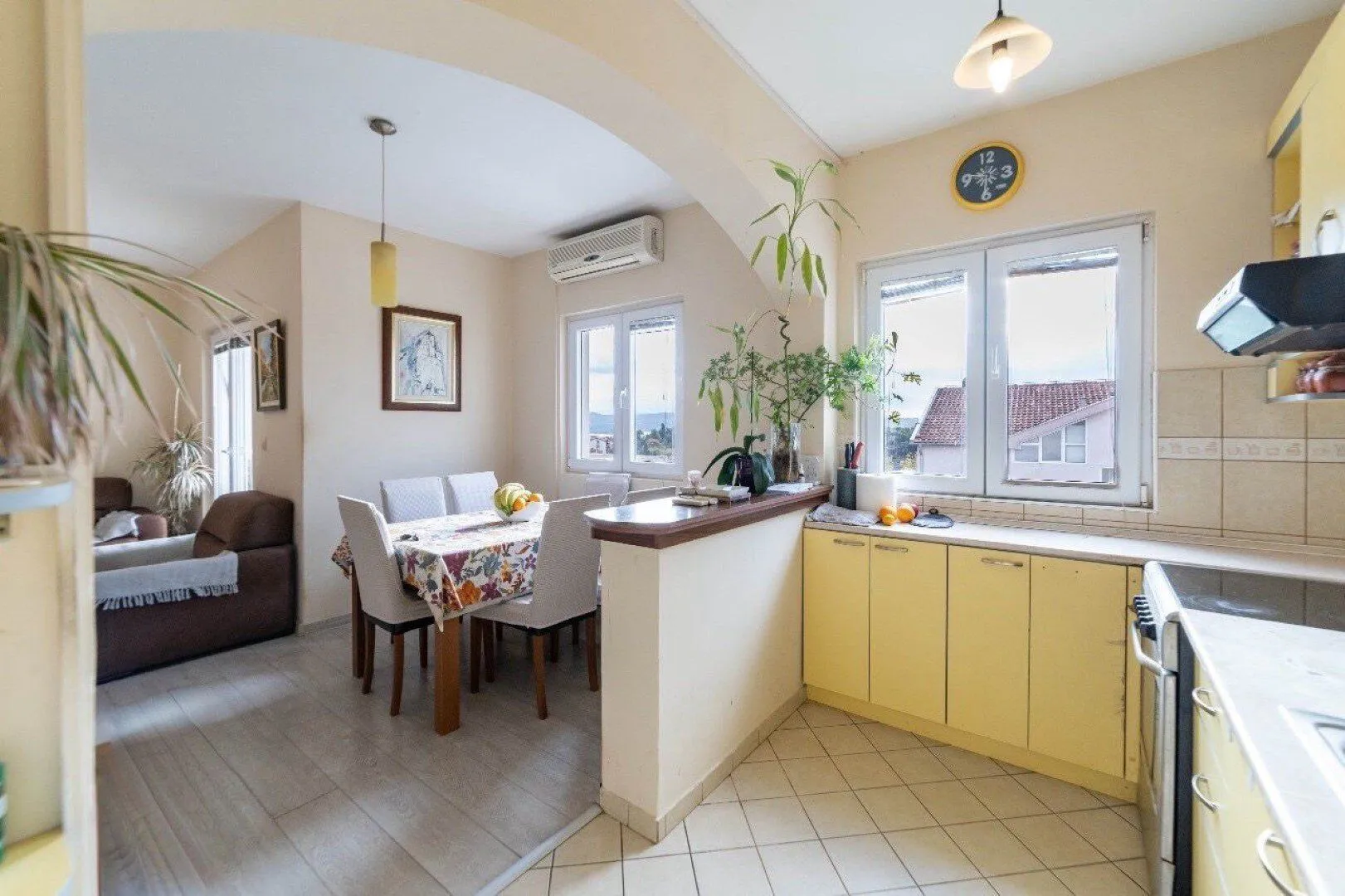 Prodaja, trosoban stan, 106m², Tivat, Crna Gora