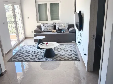 Izdavanje, dvosoban stan, 60m², Kumbor, Herceg Novi - image 3