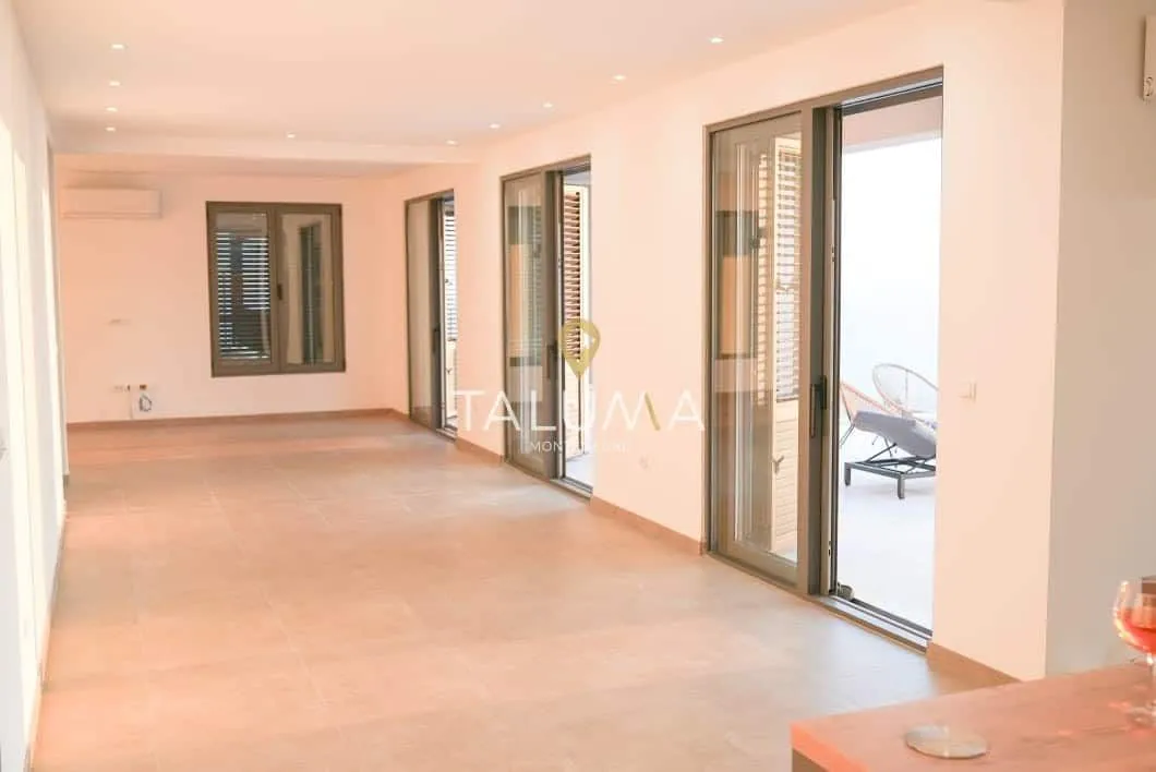 Sale, house, 420m², Blizikuće, Budva