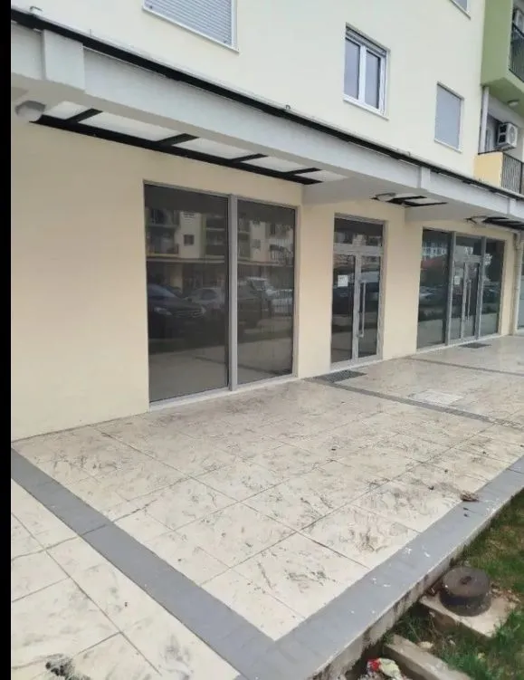 Izdavanje, poslovni prostor, 50m², Pobrežje, Podgorica