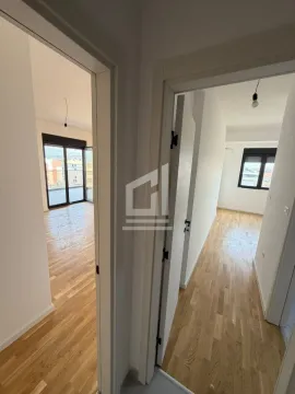 Izdavanje, trosoban stan, 112m², Stari Aerodrom, Podgorica - image 7