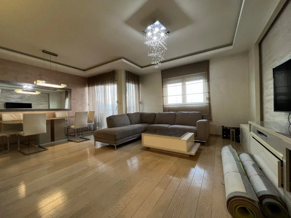Izdavanje, trosoban stan, 107m², City Kvart, Podgorica