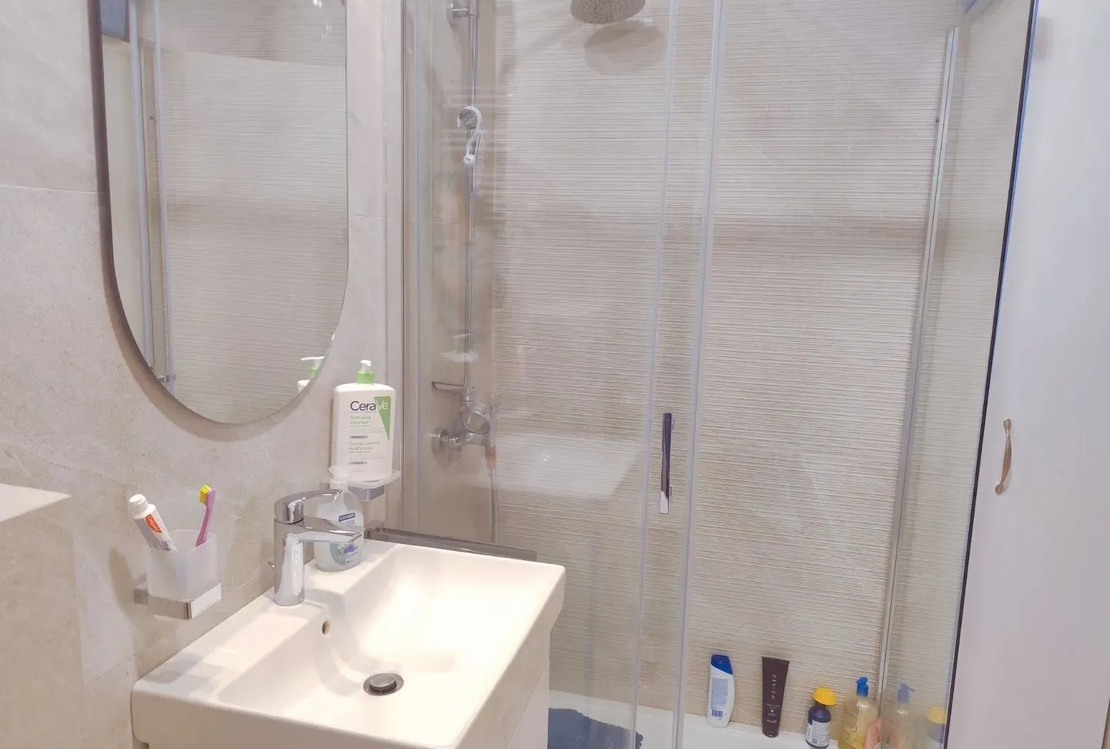 Izdavanje, jednosoban stan, 40m², Central Point, Podgorica