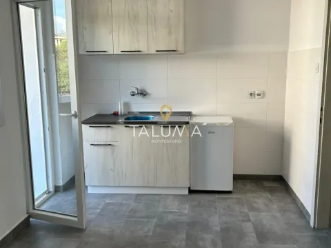 Izdavanje, dvosoban stan, 69m², Centar, Podgorica - image 4