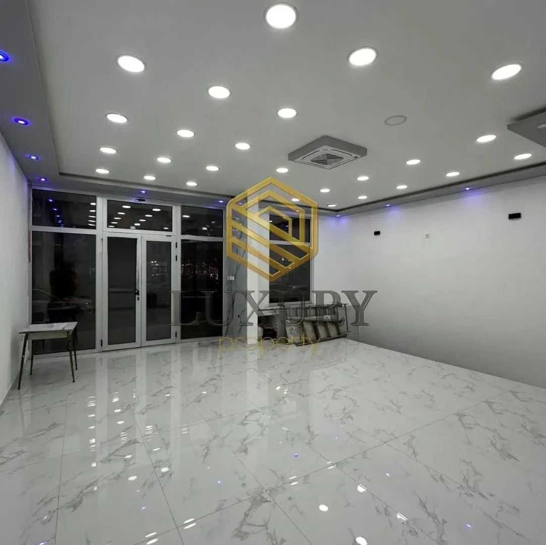 Rent, office space, 115m², Stari Aerodrom, Podgorica