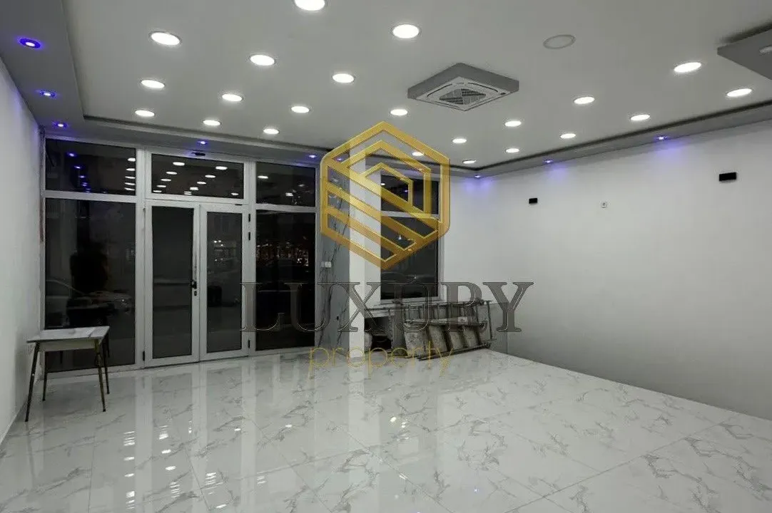 Rent, office space, 115m², Stari Aerodrom, Podgorica