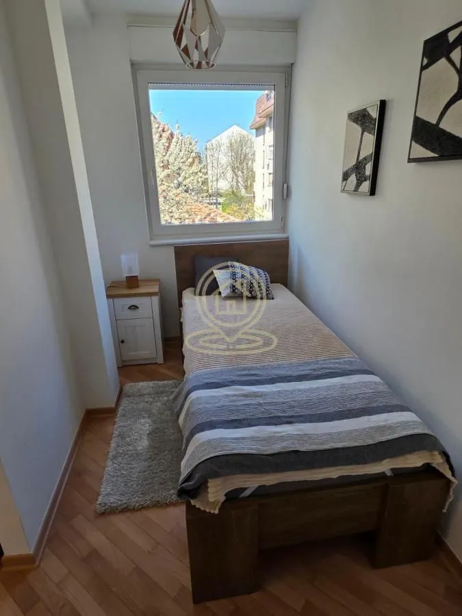 Izdavanje, dvosoban stan, 55m², Đeram Pijaca, Beograd