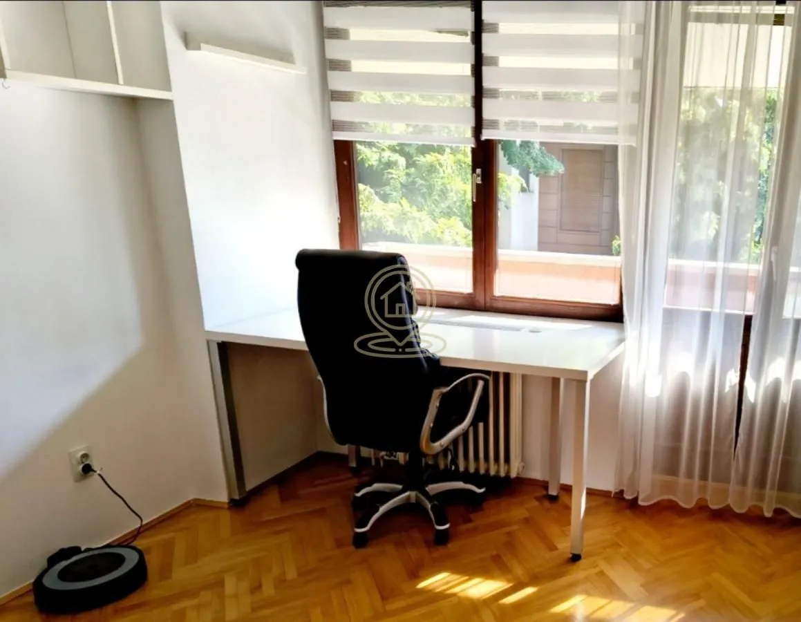 Rent, four bedroom apartment, 100m², Senjak, Beograd