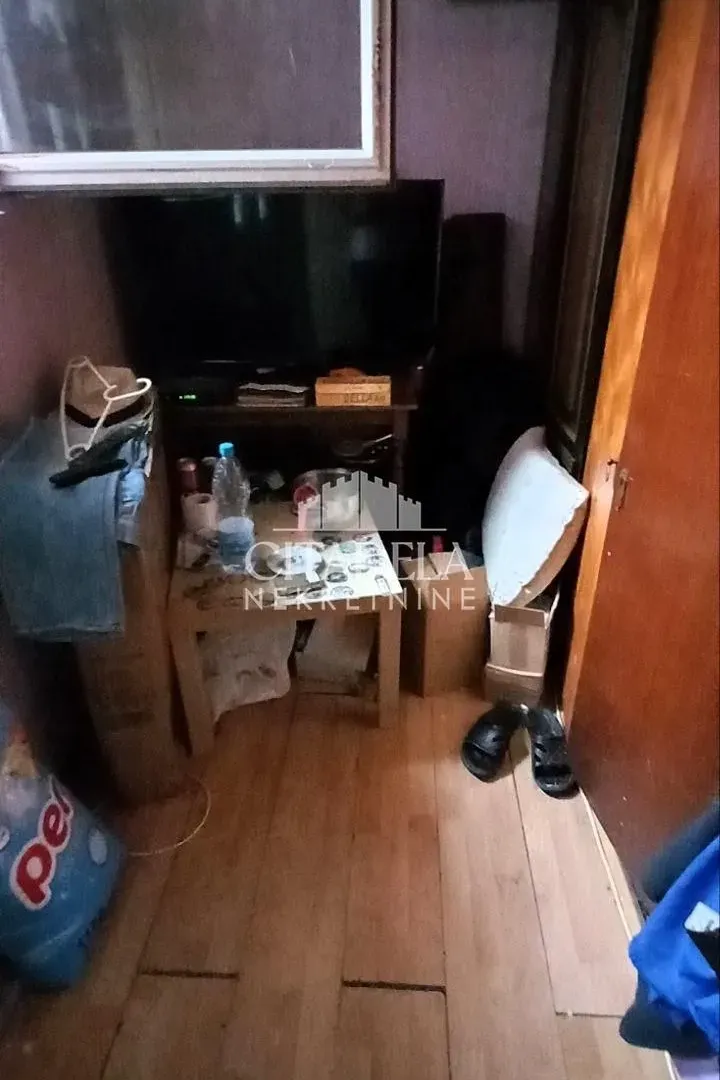 Prodaja, dvosoban stan, 42m², Kneževac, Beograd