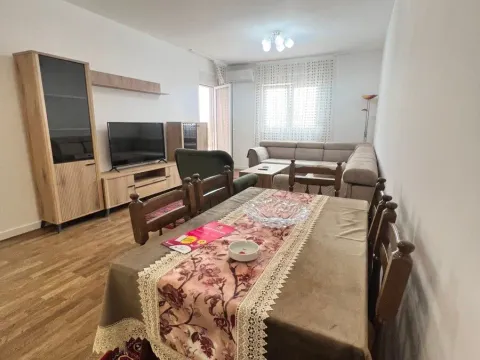 Izdavanje, kuća, 63m², Stari Aerodrom, Podgorica - image 2