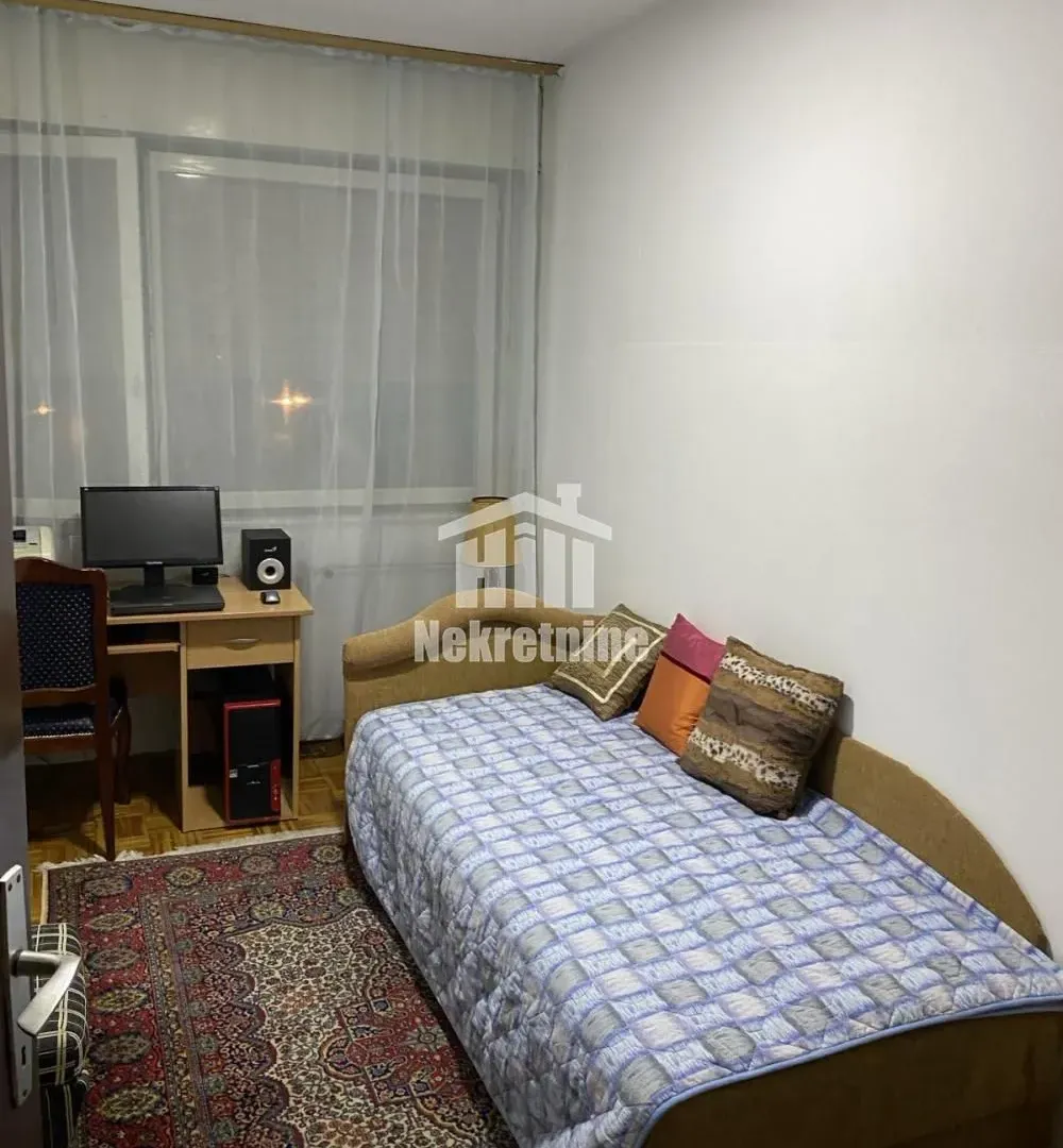 Prodaja, trosoban stan, 77m², Zemun Sve Podlokacije, Beograd