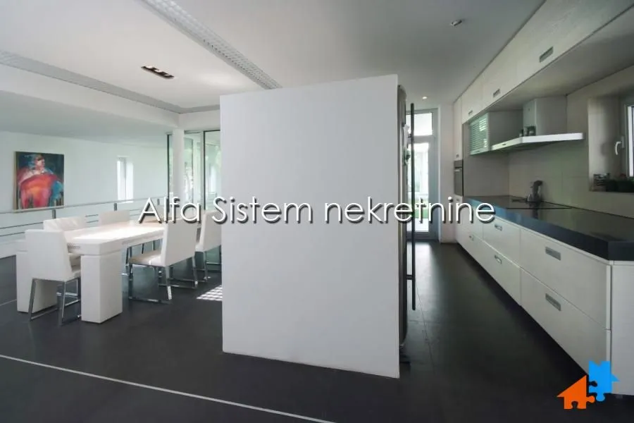 Izdavanje, kuća, 560m², Veliki Mokri Lug, Zvezdara Sve Podlokacije