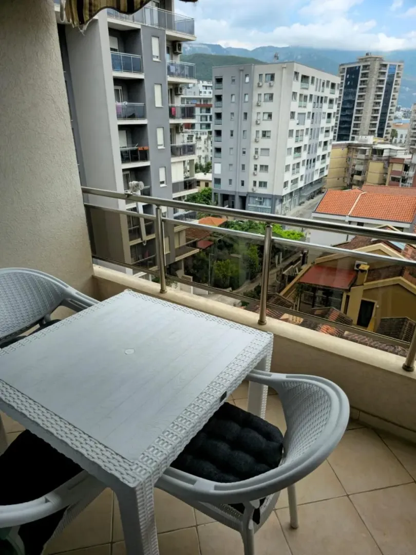 Rent, one bedroom apartment, 42m², Centar, Budva