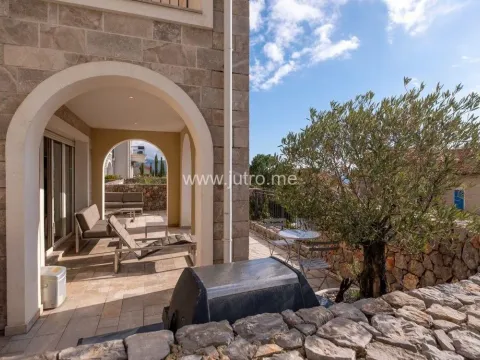 Prodaja, stan, 152m², Tivat, Crna Gora - image 24