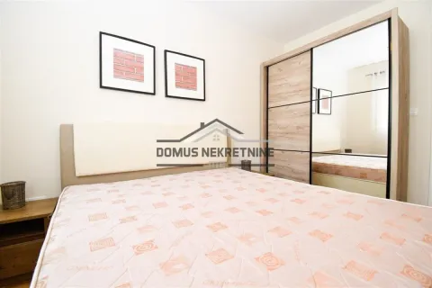 Izdavanje, jednosoban stan, 42m², Pobrežje, Podgorica - image 8