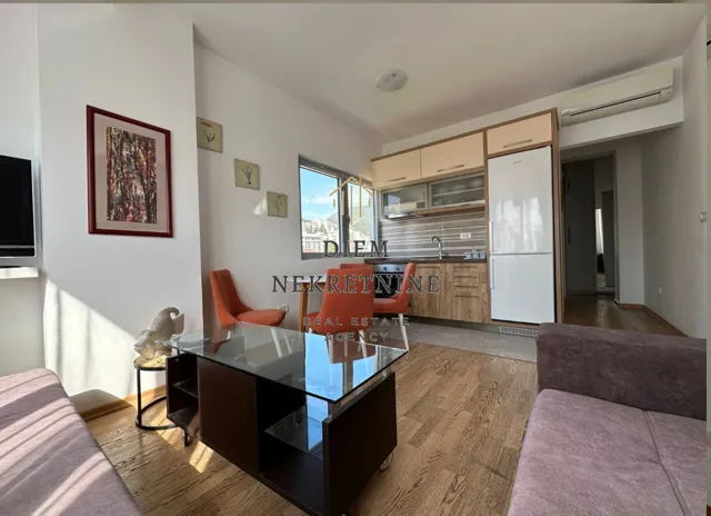 Rent, one bedroom apartment, 40m², Centar, Budva