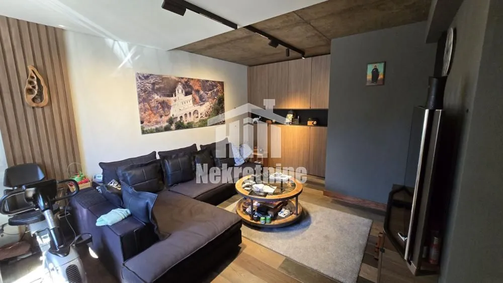 Prodaja, trosoban stan, 80m², Slavujev Venac, Zvezdara Sve Podlokacije