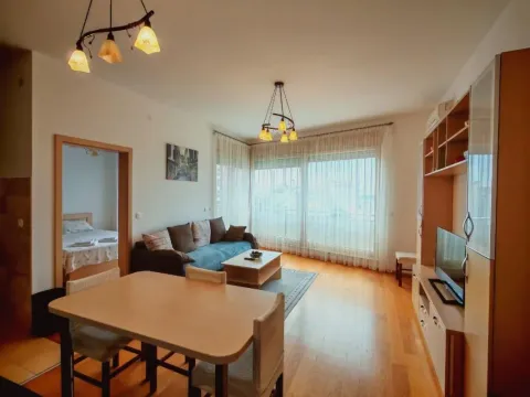 Sale, one bedroom apartment, 52m², Bečići, Budva - image 1