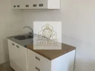 Izdavanje, kuća, 330m², Dobanovci, Surčin - image 12