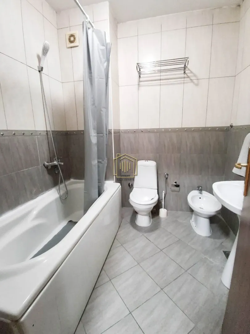 Izdavanje, dvosoban stan, 75m², Blok 9, Podgorica