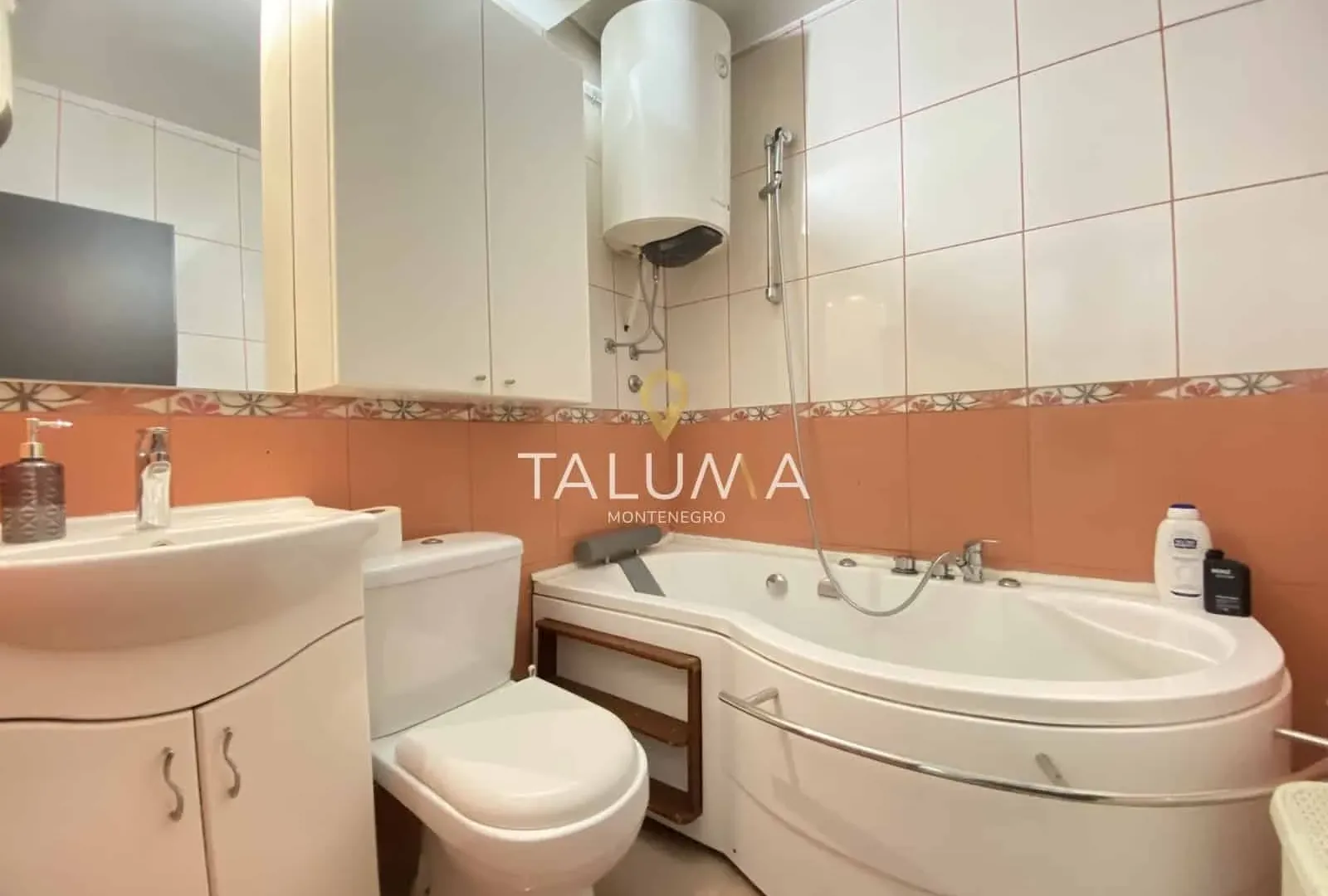 Prodaja, dvosoban stan, 86m², Centar, Podgorica