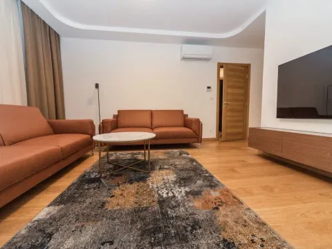 Izdavanje, dvosoban stan, 74m², City Kvart, Podgorica - image 2