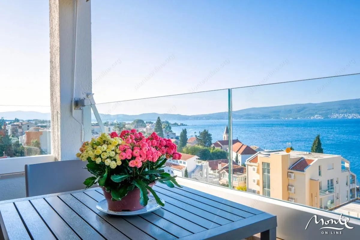 Prodaja, dvosoban stan, 66m², Tivat, Crna Gora