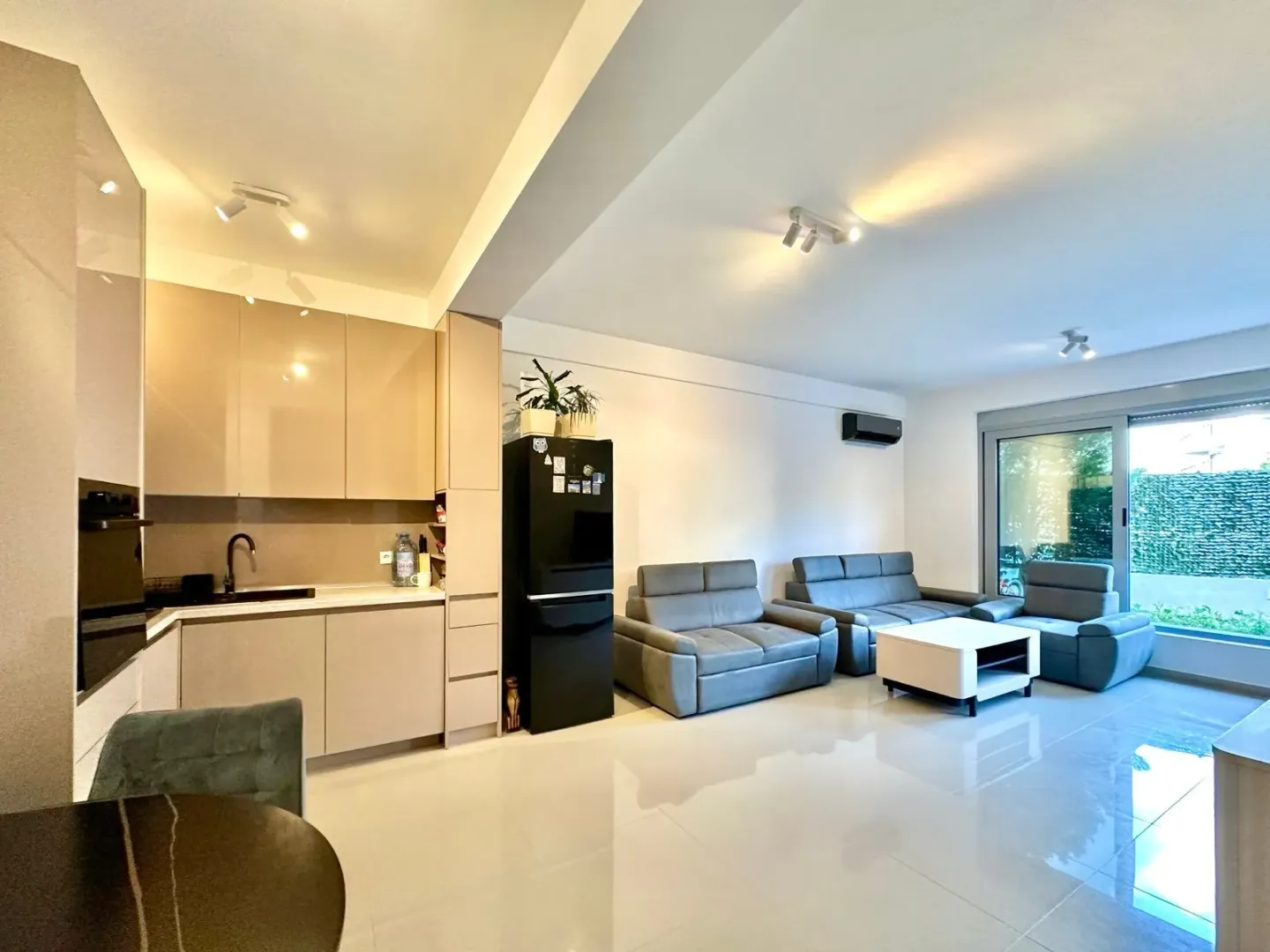Sale, one bedroom apartment, 53m², Dobrota, Kotor
