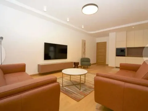 Izdavanje, trosoban stan, 105m², New City, Podgorica - image 1