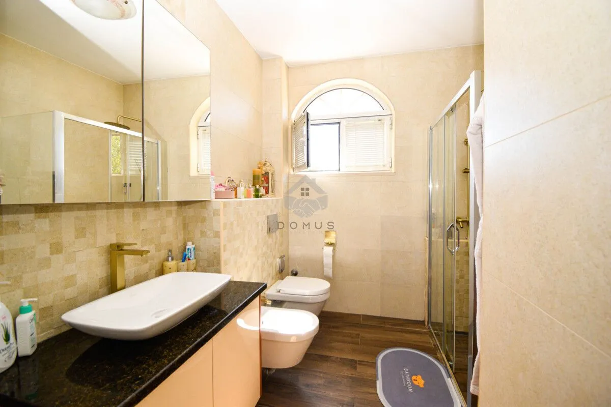 Rent, house, 300m², Zabjelo, Podgorica