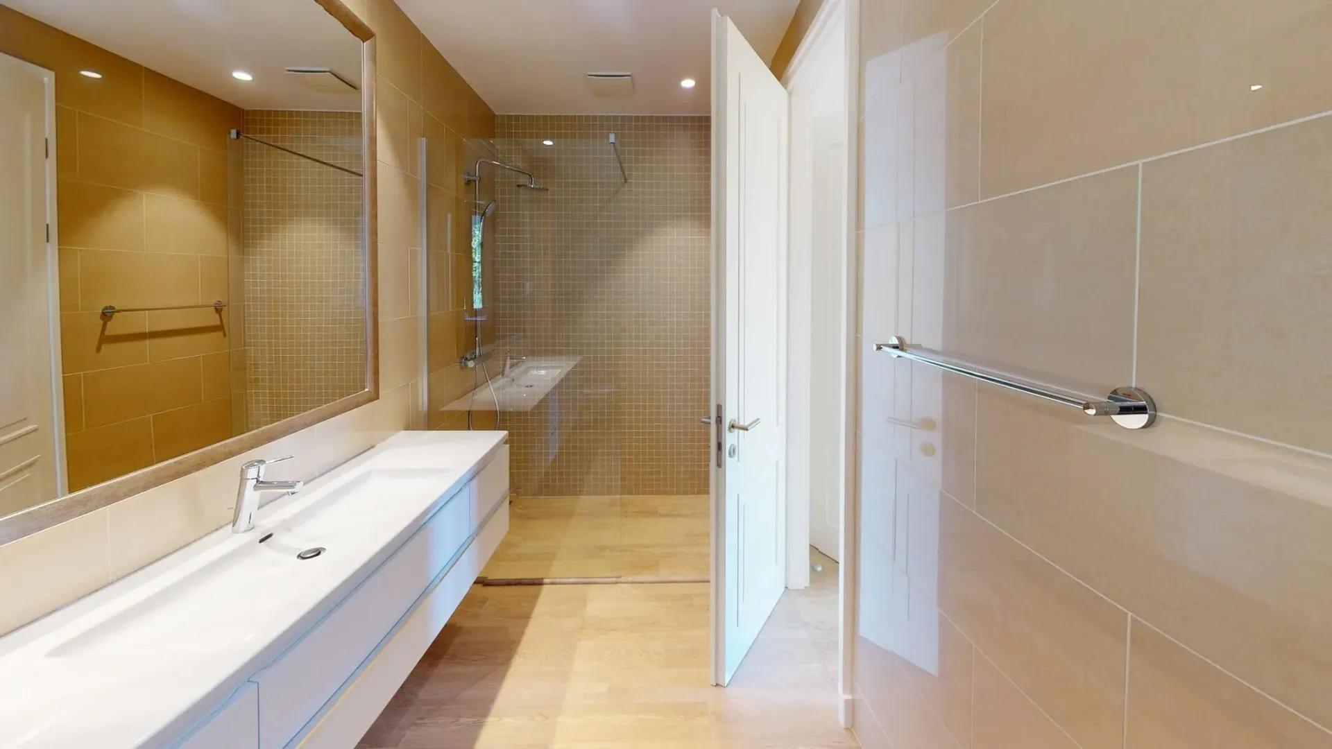 Sale, two bedroom apartment, 124m², Kotor, Crna Gora