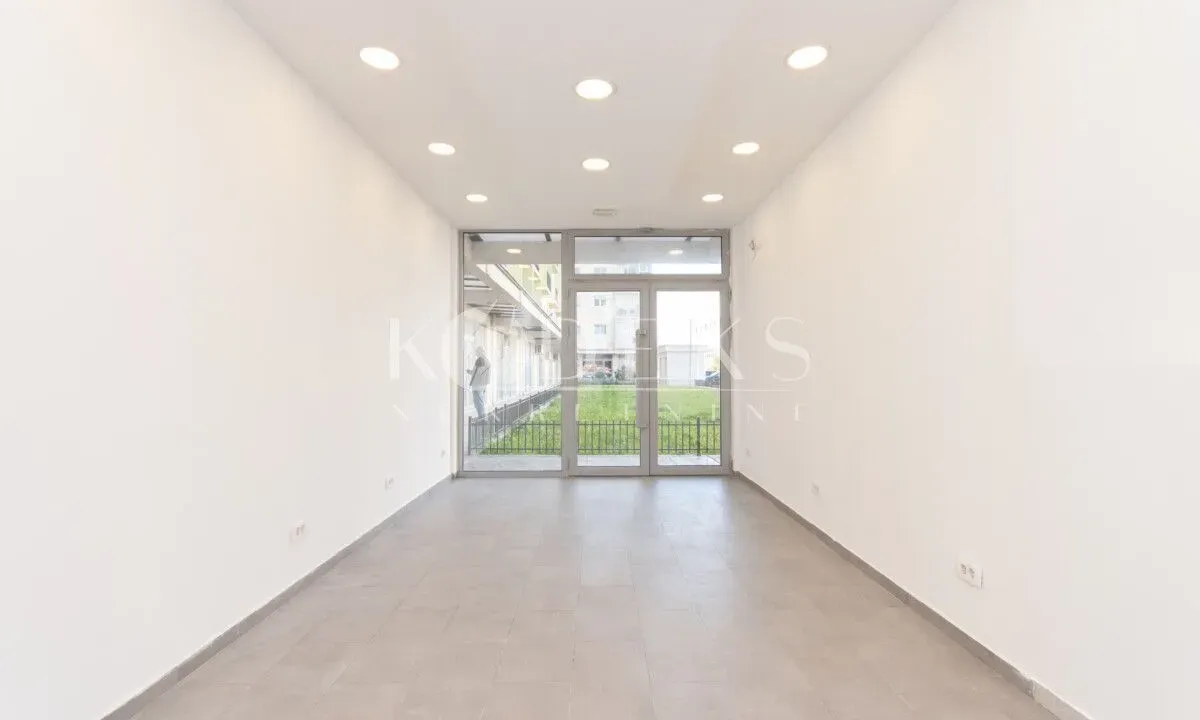 Izdavanje, poslovni prostor, 27m², Pobrežje, Podgorica