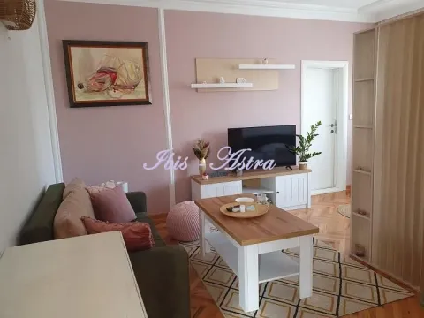 Izdavanje, jednosoban stan, 34m2, Vračar, Beograd Izdavanje, jednosoban stan, 34m2, Vračar, Beograd
