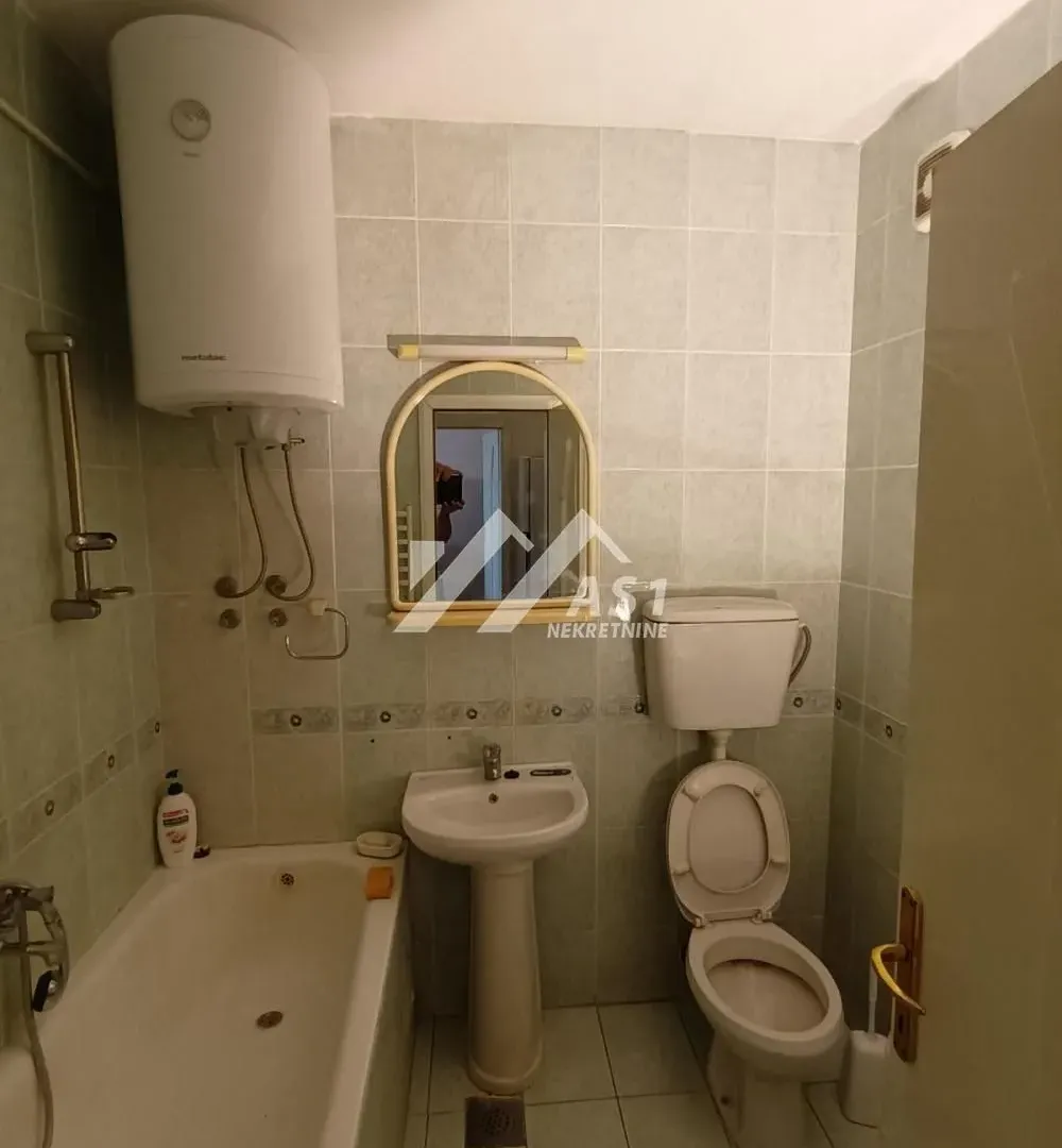 Izdavanje, dvosoban stan, 54m², Grbavica, Novi Sad Sve Podlokacije