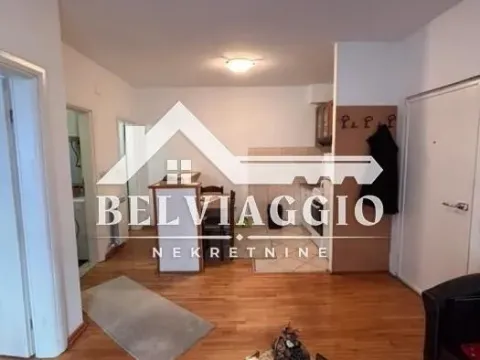 Izdavanje, dvosoban stan, 45m², Grad, Kotor - image 4