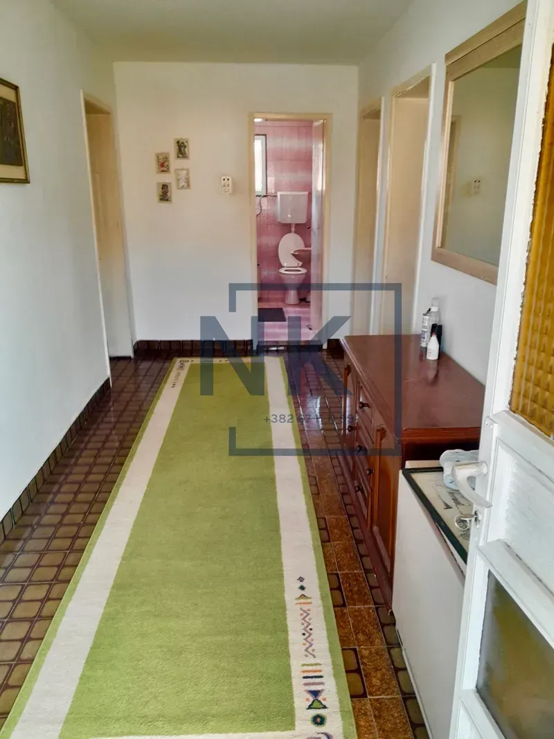 Izdavanje, dvosoban stan, 80m², Tološi, Podgorica