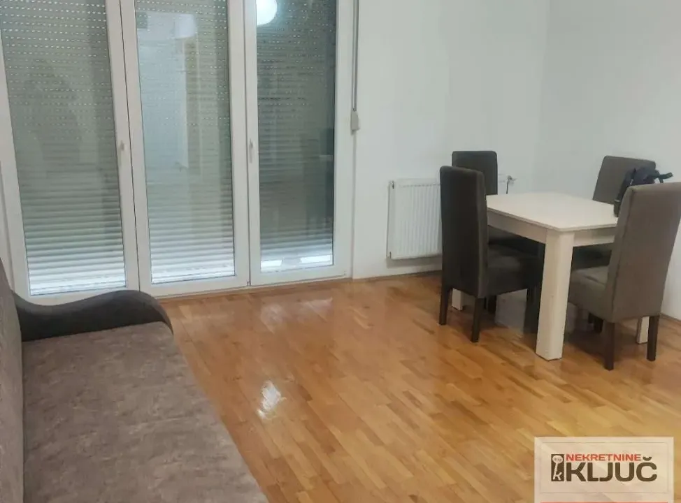Izdavanje, jednosoban stan, 40m², Petrovaradin, Novi Sad
